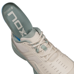 Zapato de Padel Nox AT10 Pro Beige/Azul Claro
